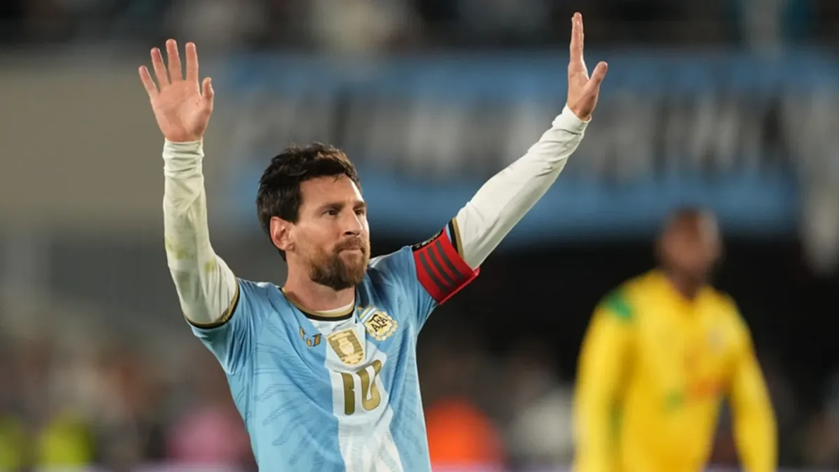 Messi se despede da Argentina com gol, duas assistências e muita emoção