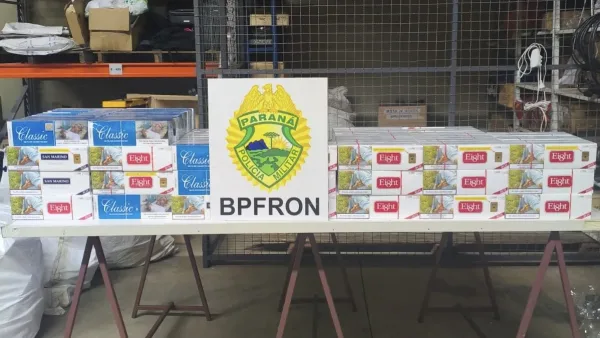 BPFRON apreende mais de 200 pacotes de cigarros contrabandeados em ônibus no Paraná