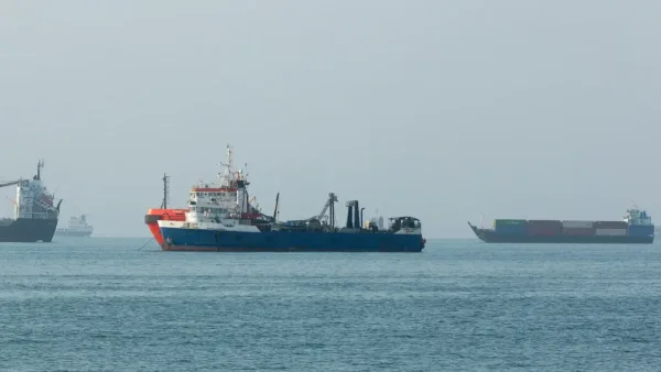 EUA atacam alvos iranianos enquanto negociações de paz avançam no Qatar
