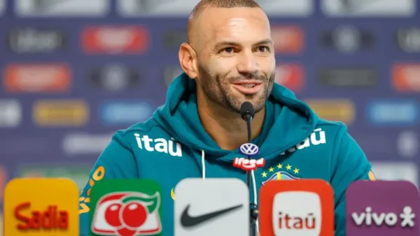 Weverton comenta desmaio em comemoração após convocação para Copa