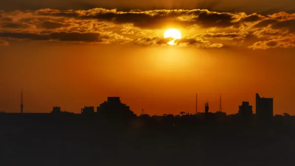 Inversão térmica explica céu alaranjado e aumento da poluição no inverno