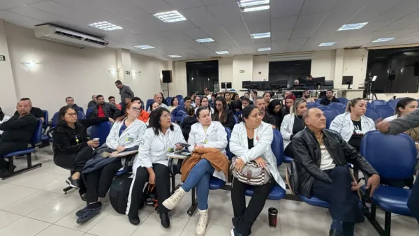 Câmara de Paranaguá aprova extinção da Fundação de Assistência à Saúde por 15 votos a 4