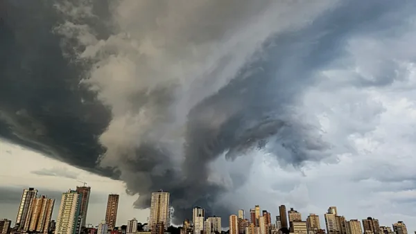 Ciclone pode provocar temporais e grande volume de chuva no Paraná