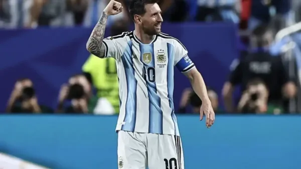 O MAIOR DE TODOS NAS COPAS! Messi deixa Klose para trás e bate recorde histórico