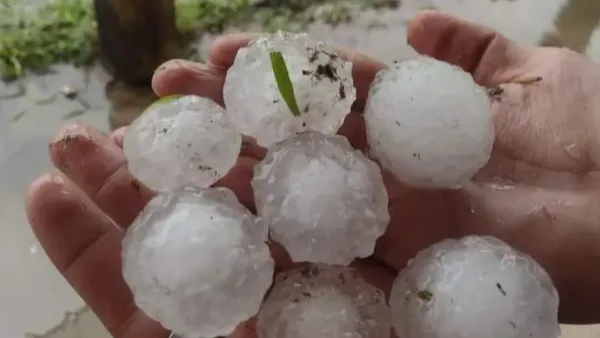 Granizo e chuva intensa causam alagamentos e estragos em Cascavel nesta terça-feira