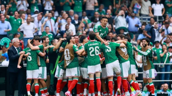 Mexicanos fazem grande festa após classificação às oitavas da Copa do Mundo