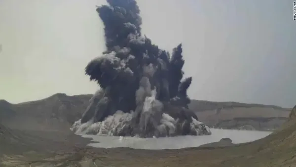 Vulcão Taal entra em erupção freatomagmática e lança coluna de cinzas nas Filipinas