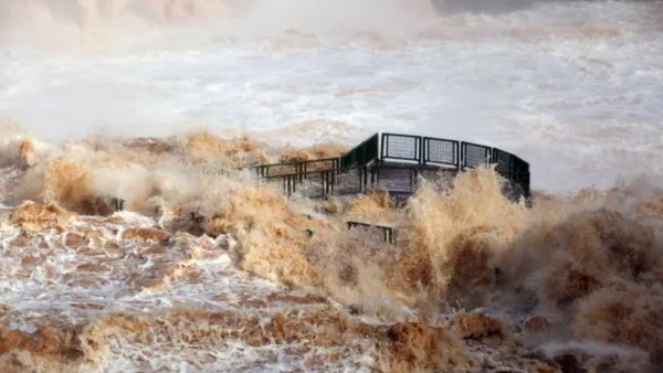 Cataratas do Iguaçu impressionam com alta vazão após dias de chuva