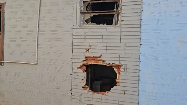 Moradores quebram parede e salvam homem de casa em chamas em Francisco Beltrão