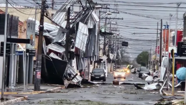 Tempestade severa deixa rastro de destruição em Guariba; cidade registra destelhamentos e queda de árvores