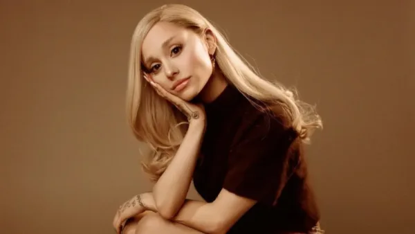 Ariana Grande anuncia pausa na carreira após pressão e exposição pública