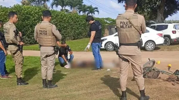 Jovem de 19 anos é morto a tiros enquanto seguia para o trabalho na Bahia