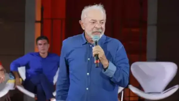Lula fala que mulheres “aprendem a tomar toque” ao criticar homens que evitam exame de próstata