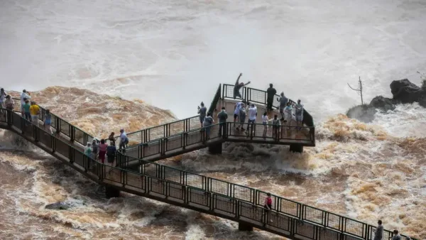 Cataratas do Iguaçu chegam a 6,5 milhões de litros de água por segundo